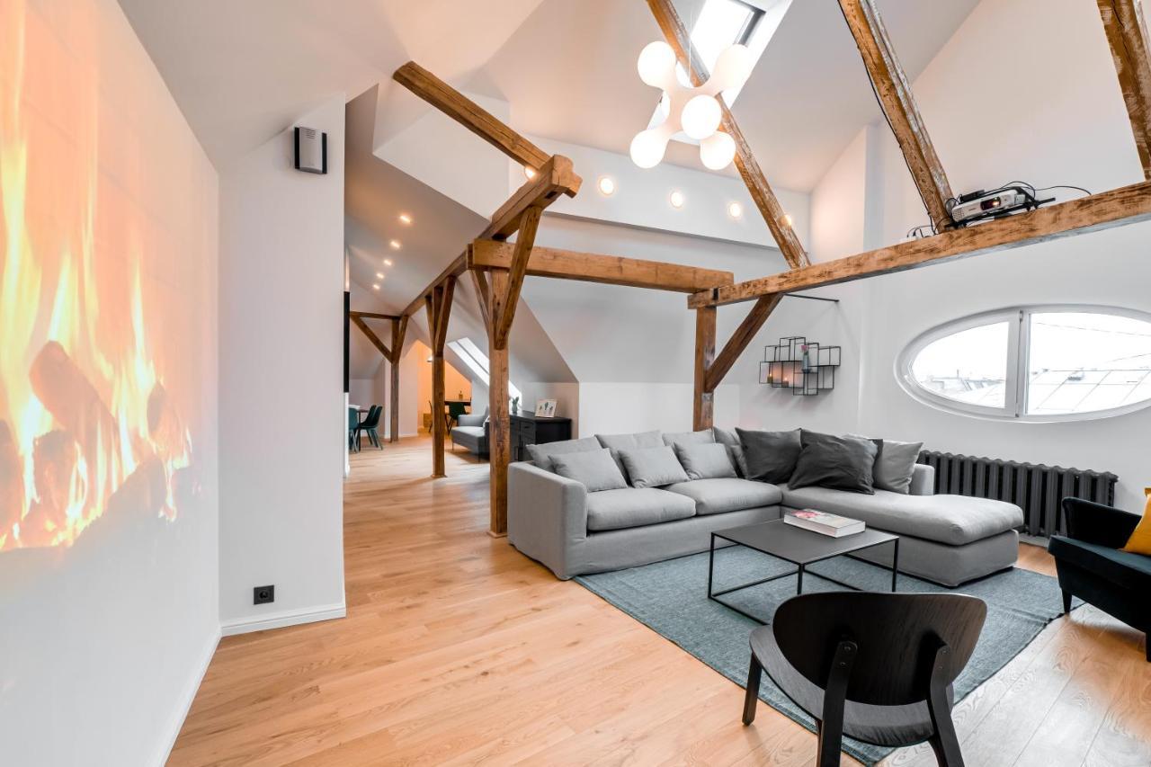 Big Design - Sleeps 12 - Location Butas